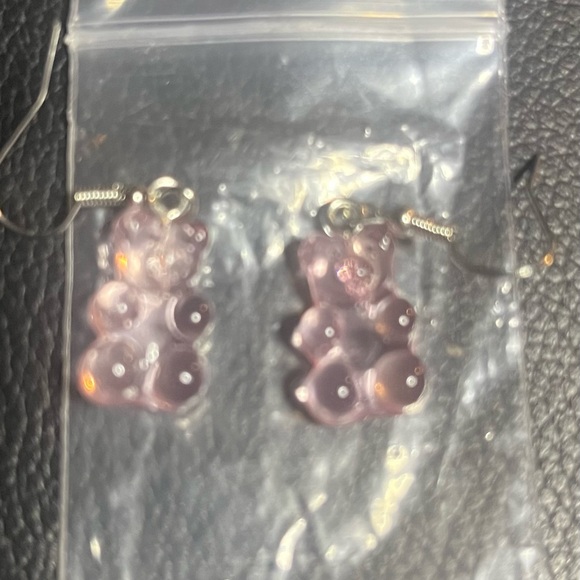 15 FUN AND UNIQUE SETS OF RETRO HANGING EARRINGS. - Picture 2 of 15